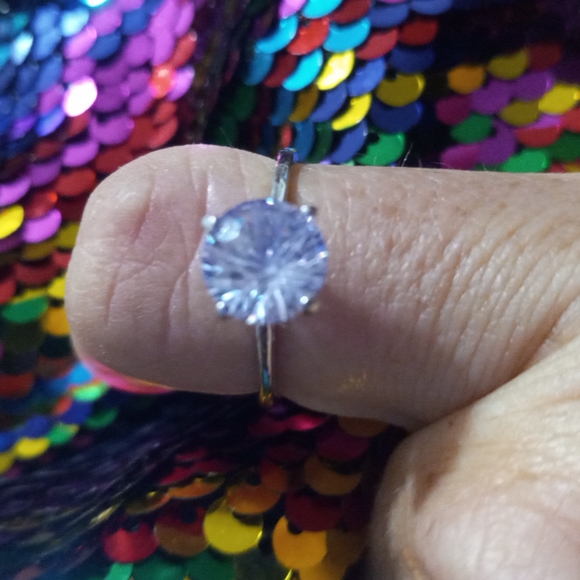 Light lavender stone size 8 ring - Picture 2 of 7